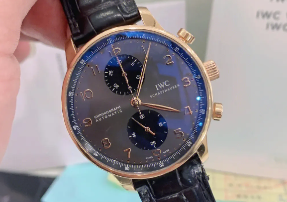 萬國表帶扣調整：綠蘿輕拂，鴛鴦戲水（圖）